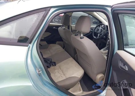 2012 Ford Focus Se из США, поврежденный, VIN 1FAHP3F21CL226033